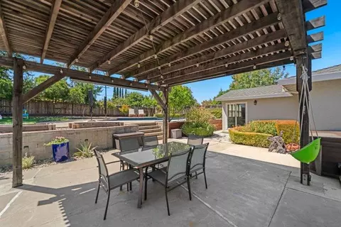 Exterior - 4607 Charleston Dr, Carmichael, CA 95608 photo 4 of 10