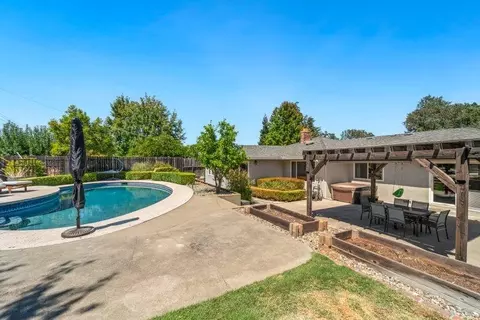 Exterior - 4607 Charleston Dr, Carmichael, CA 95608 photo 6 of 10