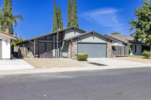 875 Ebbetts Ave, Manteca, CA 95337 photo 1
