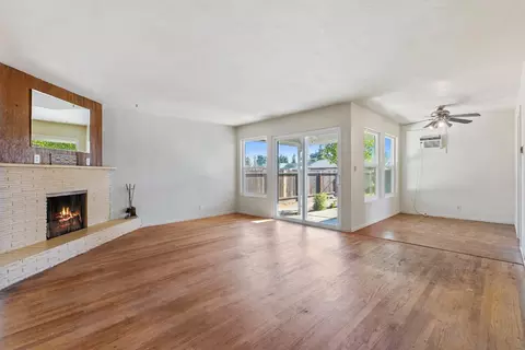 Living - 239 E Roseburg Ave, Modesto, CA 95350 photo 1 of 5