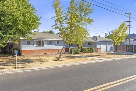 Exterior - 239 E Roseburg Ave, Modesto, CA 95350 photo 6 of 7