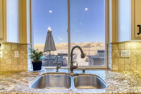 20901 Valley View Pl, Patterson, CA 95363 photo 11