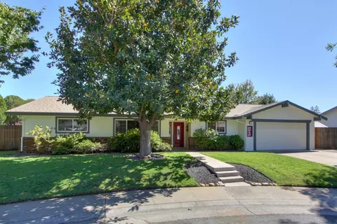 8774 Sapphire Ct, Elk Grove, CA 95624