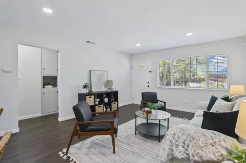 Living - 811 Comstock Dr, Folsom, CA 95630 photo 3 of 4
