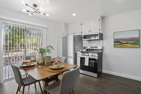 Dining - 811 Comstock Dr, Folsom, CA 95630 photo 4 of 4