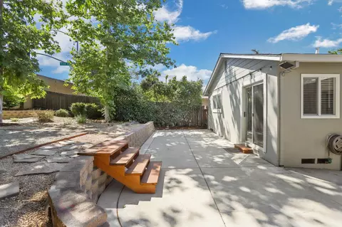 Exterior - 811 Comstock Dr, Folsom, CA 95630 photo 10 of 11