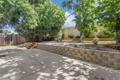 Exterior - 811 Comstock Dr, Folsom, CA 95630 photo 8 of 11