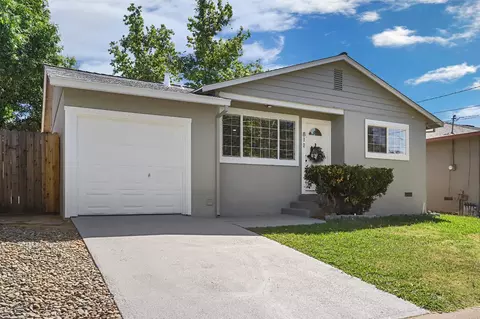 Exterior - 811 Comstock Dr, Folsom, CA 95630 photo 2 of 11