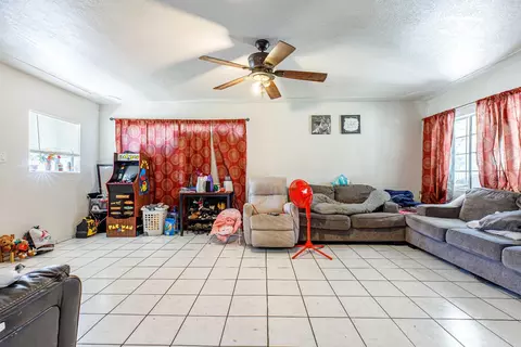 1425 Page Ct, Modesto, CA 95354 photo 11