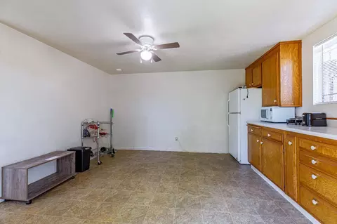 1425 Page Ct, Modesto, CA 95354 photo 2