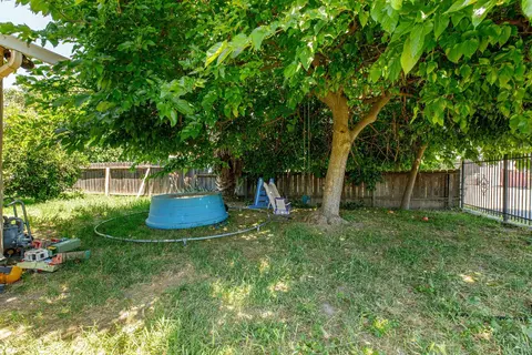 1425 Page Ct, Modesto, CA 95354 photo 23