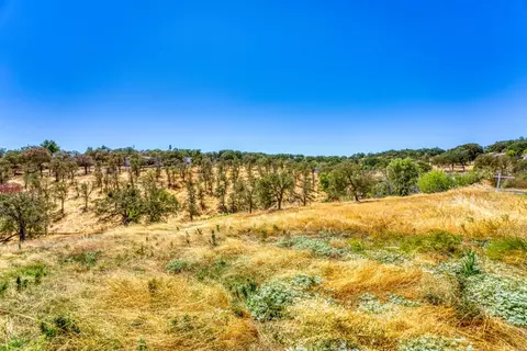 5015 Bane Rd, Valley Springs, CA 95252