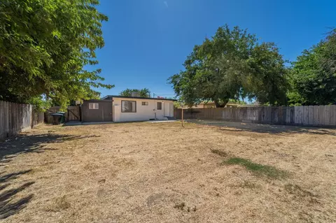 Exterior - 2197 Meadowbrook Ave, Merced, CA 95348 photo 4 of 5