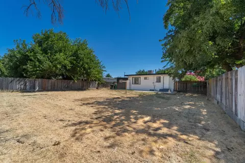 Exterior - 2197 Meadowbrook Ave, Merced, CA 95348 photo 2 of 5