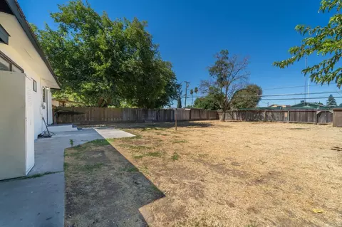 Exterior - 2197 Meadowbrook Ave, Merced, CA 95348 photo 3 of 5