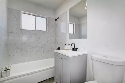 Bath - 120 Spruce Ave, Galt, CA 95632 photo 2 of 2