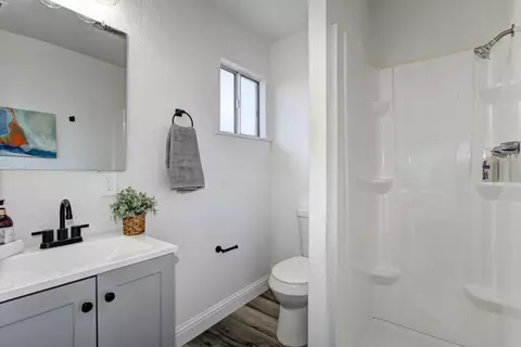 Bath - 120 Spruce Ave, Galt, CA 95632 photo 1 of 2