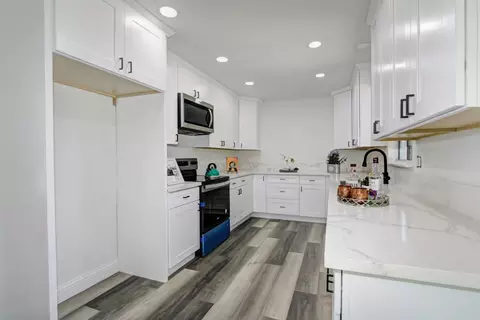 Kitchen - 120 Spruce Ave, Galt, CA 95632 photo 2 of 6
