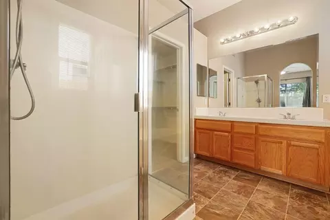 Bath - 3300 Inverness St, Modesto, CA 95355 photo 3 of 4
