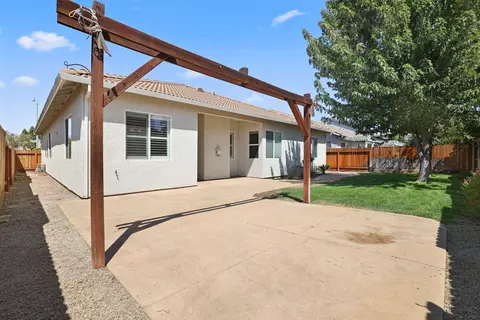 Exterior - 3300 Inverness St, Modesto, CA 95355 photo 4 of 6