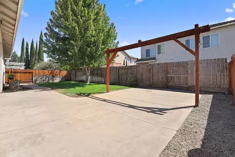 Exterior - 3300 Inverness St, Modesto, CA 95355 photo 3 of 6