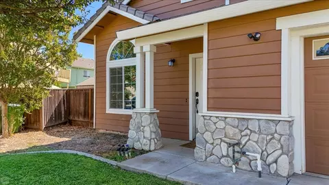 1312 Hoboken Dr, Tracy, CA 95377 photo 2