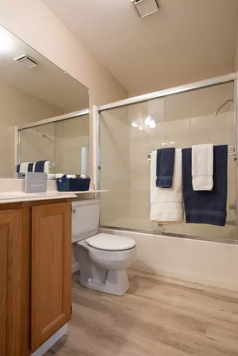 Bath - 2004 Temescal Dr, Modesto, CA 95355 photo 2 of 3