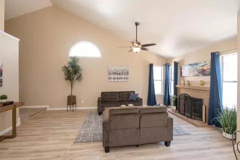 Living - 2004 Temescal Dr, Modesto, CA 95355 photo 4 of 6