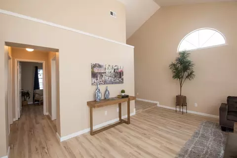 Entry Way - 2004 Temescal Dr, Modesto, CA 95355 photo 2 of 2