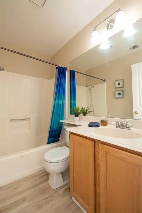 Bath - 2004 Temescal Dr, Modesto, CA 95355 photo 3 of 3