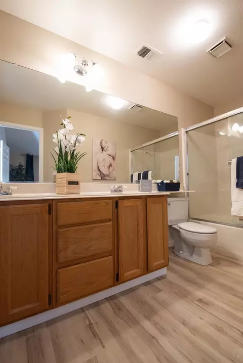 Bath - 2004 Temescal Dr, Modesto, CA 95355 photo 1 of 3