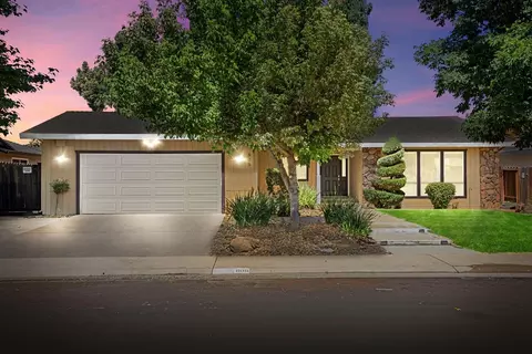 905 Rugby Ln, Modesto, CA 95356 photo 1