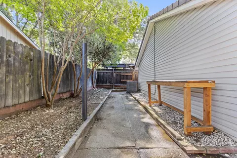 Exterior - 5101 Kovanda Ave, Carmichael, CA 95608 photo 7 of 11