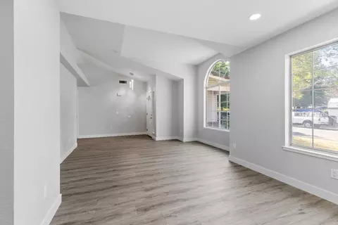 Living - 5101 Kovanda Ave, Carmichael, CA 95608 photo 2 of 6