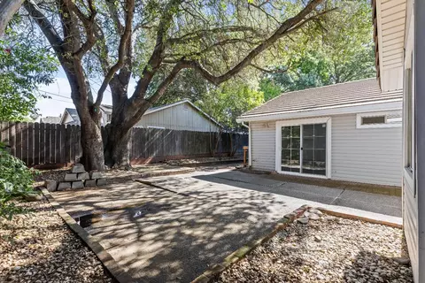 Exterior - 5101 Kovanda Ave, Carmichael, CA 95608 photo 6 of 11