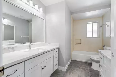Bath - 5101 Kovanda Ave, Carmichael, CA 95608 photo 2 of 4