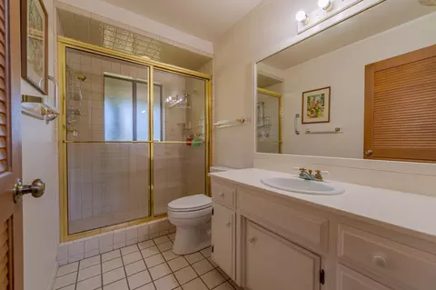 Bath - 2279 Sunflower Ct, Merced, CA 95340 photo 1 of 4