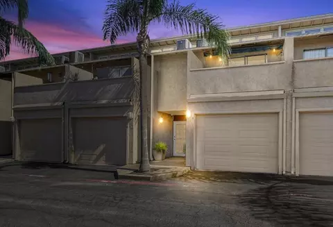 964 Q St, Sacramento, CA 95811