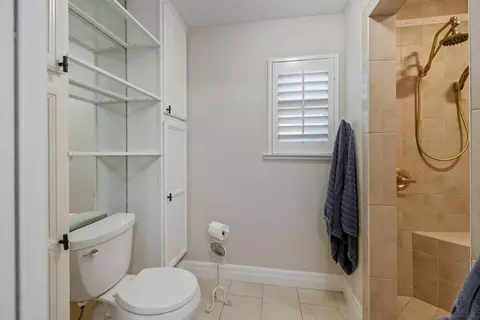 Bath - 1101 Chateau Ct, Lodi, CA 95242 photo 4 of 4
