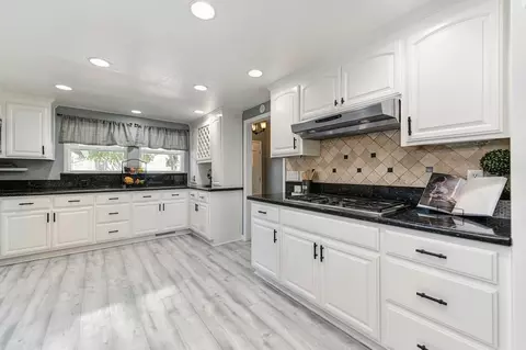 3568 Mountain View Dr, Rocklin, CA 95677 photo 2