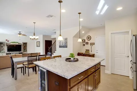 Kitchen - 751 Baronial Ct, Rocklin, CA 95765 photo 3 of 6