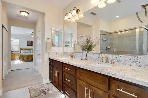 Bath - 751 Baronial Ct, Rocklin, CA 95765 photo 4 of 6