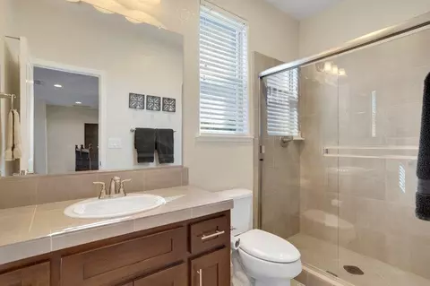 Bath - 751 Baronial Ct, Rocklin, CA 95765 photo 6 of 6