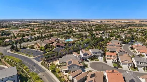 View/Area - 751 Baronial Ct, Rocklin, CA 95765 photo 5 of 8