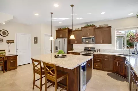 Kitchen - 751 Baronial Ct, Rocklin, CA 95765 photo 2 of 6
