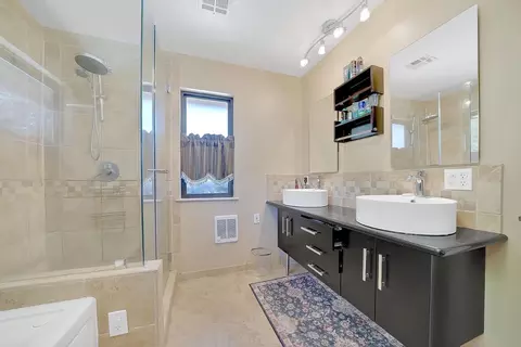 Bath - 17747 View Terrace St, Jackson, CA 95642 photo 2 of 6