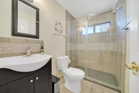 Bath - 17747 View Terrace St, Jackson, CA 95642 photo 3 of 6