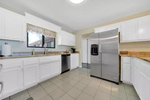 Kitchen - 17747 View Terrace St, Jackson, CA 95642 photo 2 of 7