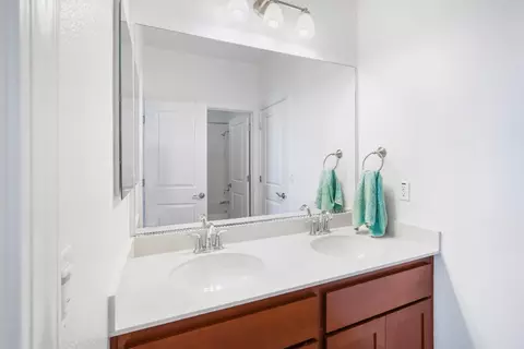 Bath - 4596 Alta Terra Rd, Dublin, CA 94568 photo 4 of 4