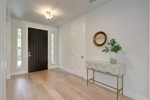 Entry Way - 3444 Garfield Ave, Carmichael, CA 95608 photo 2 of 5
